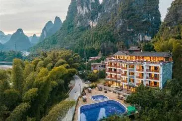 Hotelli Yangshuo Xingping Shanshuiyao Resort Free Train Station Pick Up Stay 3 Days Promotion