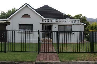 بنسيون Time & Again