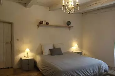 Les Romarins B&b, 10 Min D Uzès, Piscine Et Grand Jardin, Table D Hôte