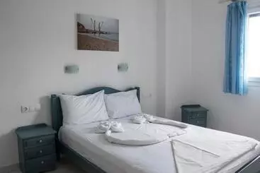 هتل Ikaros Studios & Apartments