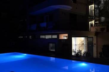 آپارتمان‌های توریست‌ها Villa Santa Barbara