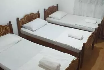 Bed and Breakfast Bujtina Arlindi