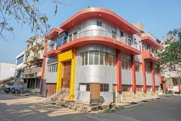 Hotel Oyo Flagship 19680 Suman Lodging