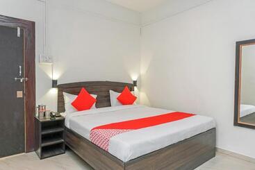 בית מלון כפרי Oyo Flagship 19680 Suman Lodging