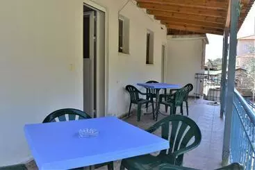 Pensiune Alexis House