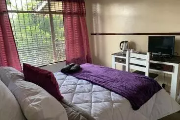 Majatalo Garden Palace Guesthouse