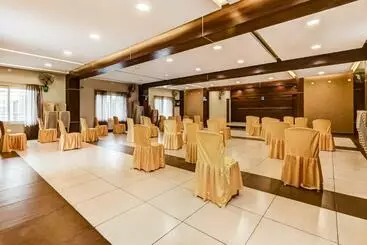 호텔 Collection O Yashas Serviced Apartment