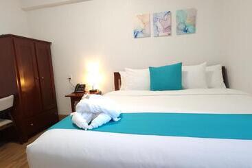 هتل Voyager Sun & Reef