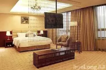 Отель Chengdu Sovereign