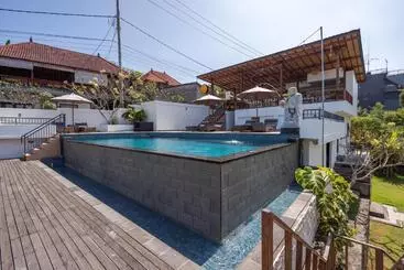 Lomakeskus Taman Tirta Villas Lembongan
