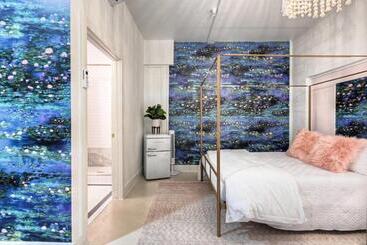 The Oleander Hotel Room 9