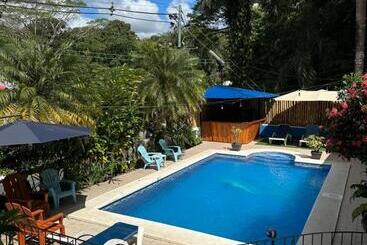 تختخواب و صبحانه Hospedaje Colibri