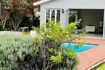 Bed & Breakfast Ndaba Golf Lodge & Hello Beautiful Day Spa