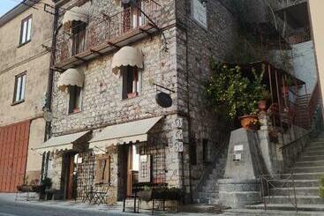 B&b La Fontana Borbone