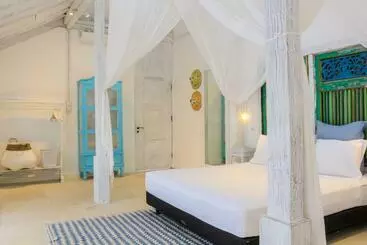 Bed and Breakfast Chanteak Bali   White House 1