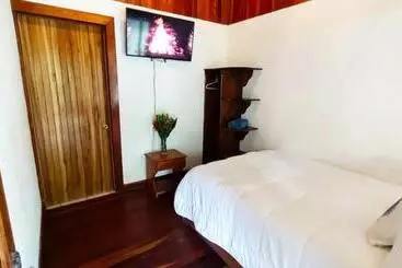 پانسیون Cowboy Hostel   Habitaciones Con Baño Privado