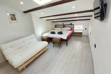 Pensjonat Piranum Guesthouse With Terrace