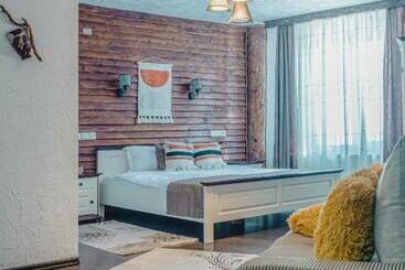 هتل Complexul Sura Brazilor