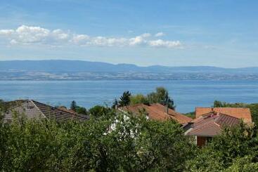 مبيت وإفطار Au Coucher Du Lac