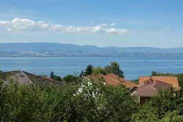 ベッドアンドブレックファースト Au Coucher Du Lac