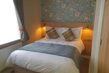 בית מלון כפרי Old Swan