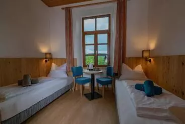 ベッドアンドブレックファースト Haus Weyregg   Pension