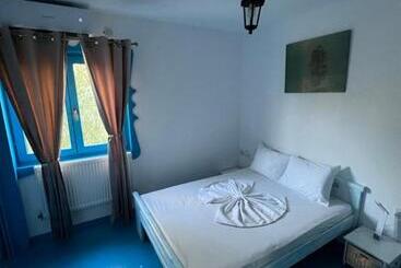 膳宿费 Yogi Pescaru