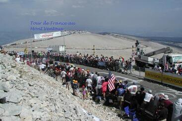 مبيت وإفطار Le Nid Au Pied Du Mont Ventoux