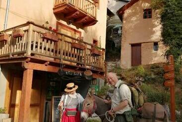 ユースホステル Eco Hôtel Et Yourtes Du Mercantour