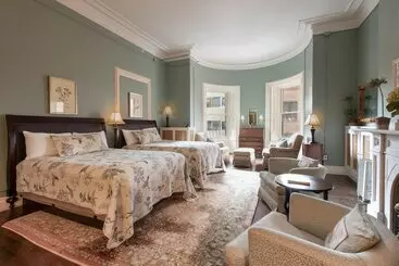 בית מלון כפרי The College Club Of Boston