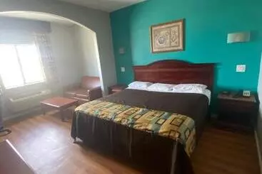 Hotel Tropicana Inn And Suites