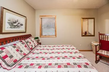 Mökkimajoitus Tarenga House