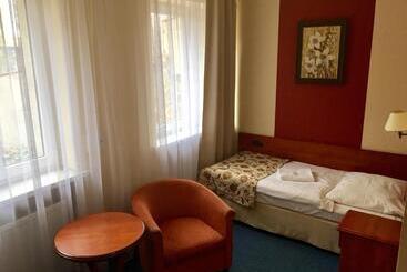 בית מלון כפרי Załęże