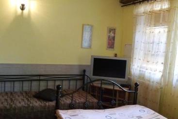 펜션 Penzion Vysehrad Nonstop