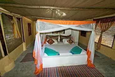 Hotel Barefoot Beach Camp
