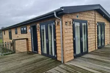 レジデンス Charming 3bed Lodge In Bury Saint Edmunds