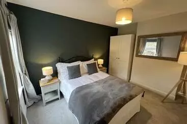 レジデンス Luxurious Victorian Villa With Parking, Sleeps Six