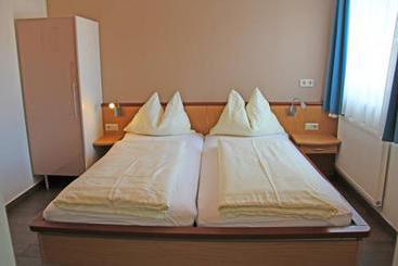 Bed and Breakfast Wernberg Pension