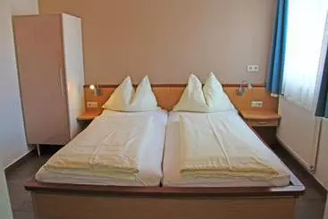 Bed and Breakfast Wernberg Pension