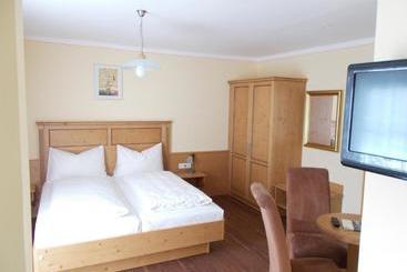 Gasthof Pension Schmirl