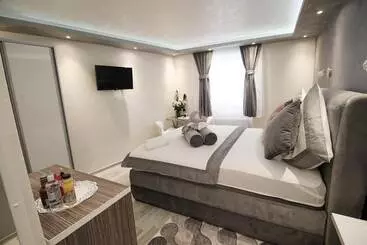 ペンション Alessio Premium Rooms