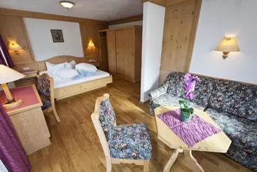 Hotel Gasthof Kristall   Themenfrühstück