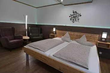 Hotel Pension Tyrol