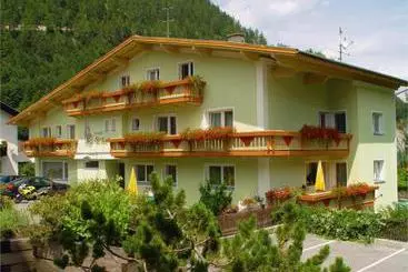 ベッドアンドブレックファースト Pension St.lukas