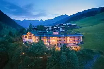 Residenz Hochalm   Ski In   Ski Out