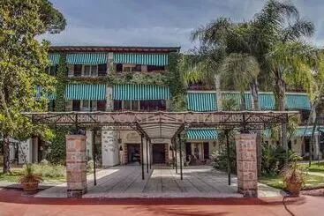 Augustus Hotel & Resort