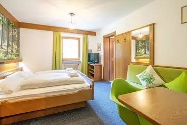 هتل Guesthouse Pension Grafenstein