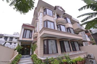 בית מלון כפרי The Maple Leaf Dlf Cyber City