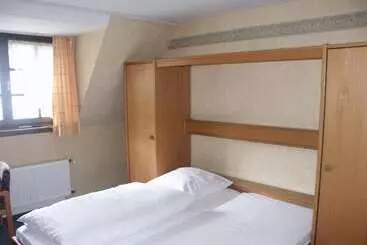 בית מלון כפרי Im Burghof