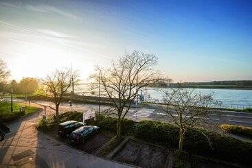 酒店 & Restaurant Zum Vater Rhein